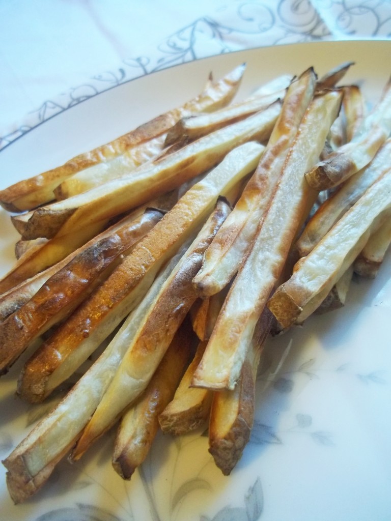 Simple Homemade French Fries | Natural Chow | http://naturalchow.com