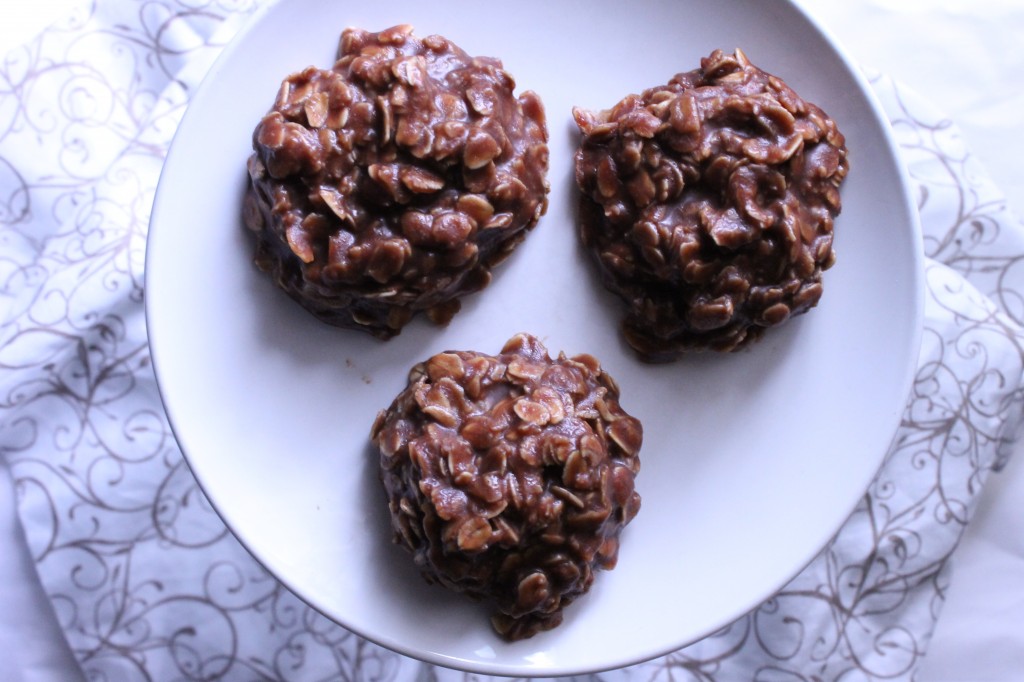 No-Bake Chocolate Peanut Butter Oatmeal Cookies {Gluten-Free} | Natural Chow