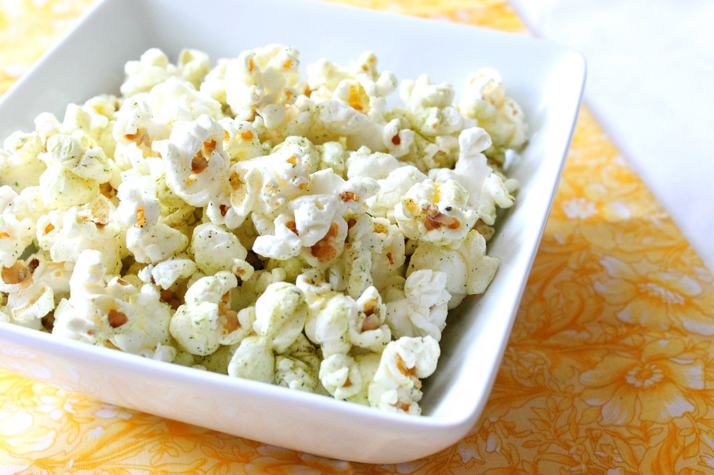 Cool Ranch Flavored Popcorn | Natural Chow | http://naturalchow.com