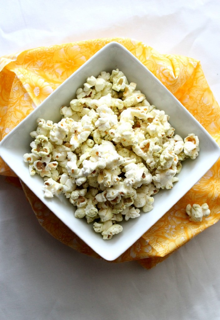 Cool Ranch Flavored Popcorn | Natural Chow | http://naturalchow.com