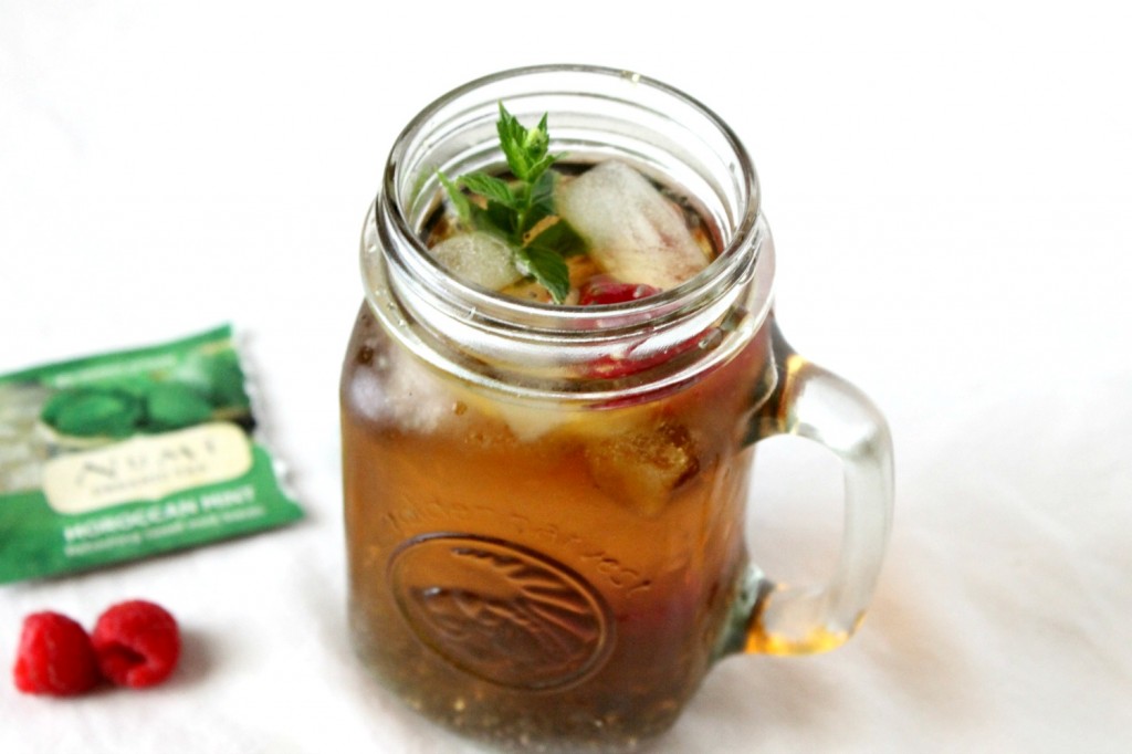 Iced Mint-Raspberry Tea with Chia Seeds | Natural Chow | http://naturalchow.com