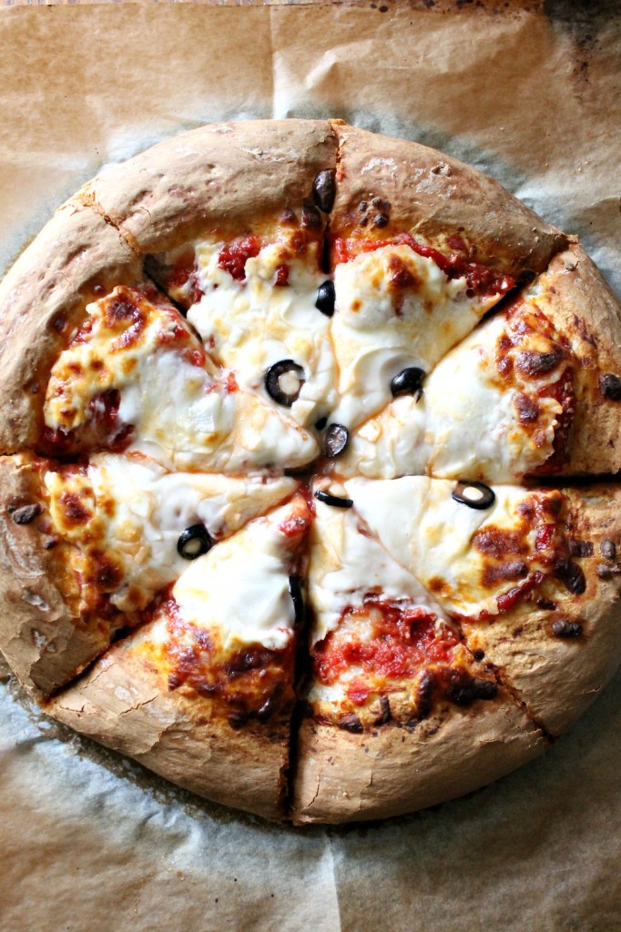 Perfect Homemade Pizza Crust | Natural Chow | http://naturalchow.com