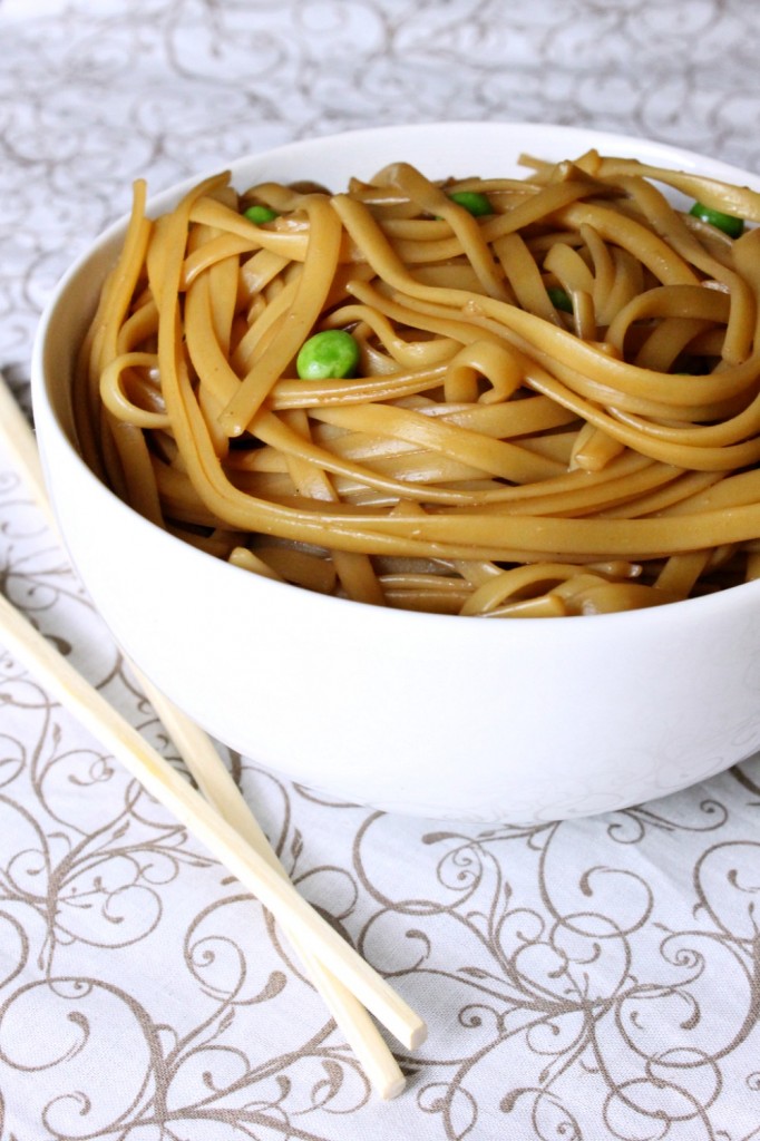 Simple Asian Sesame Noodles | Natural Chow | http://naturalchow.com