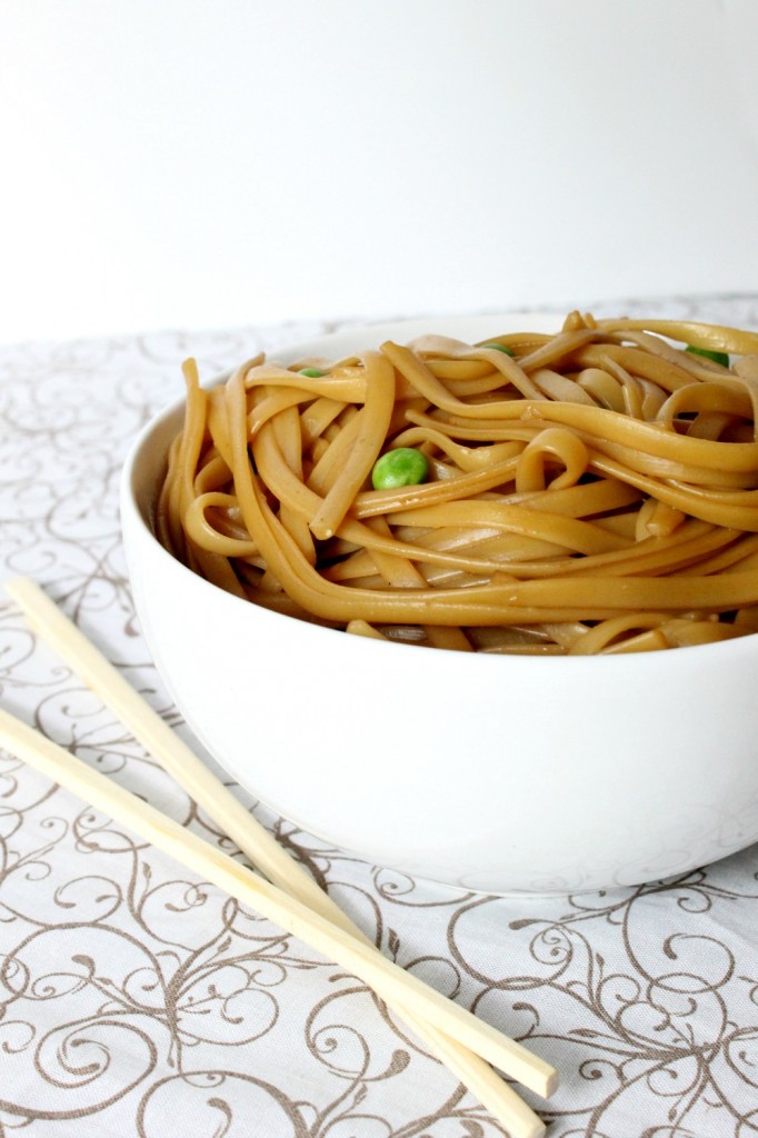 Simple Asian Sesame Noodles | Natural Chow | http://naturalchow.com