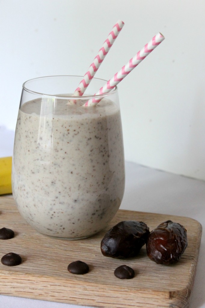 Healthy Banana Coconut Smoothie | Natural Chow | http://naturalchow.com
