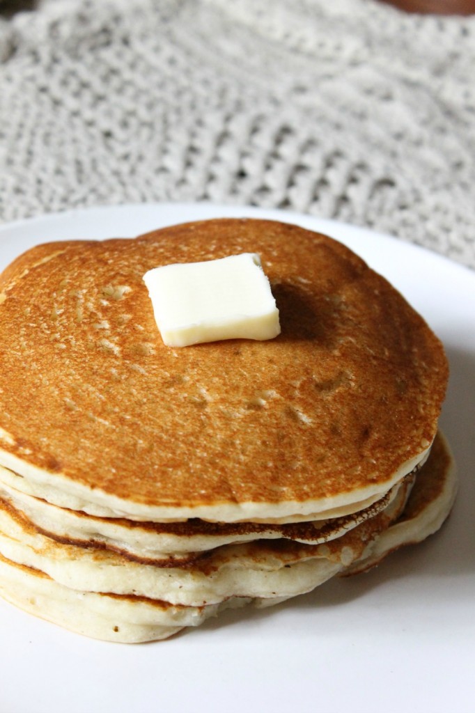 Gluten Free Buttermilk Pancakes | natural Chow | http://naturalchow.com
