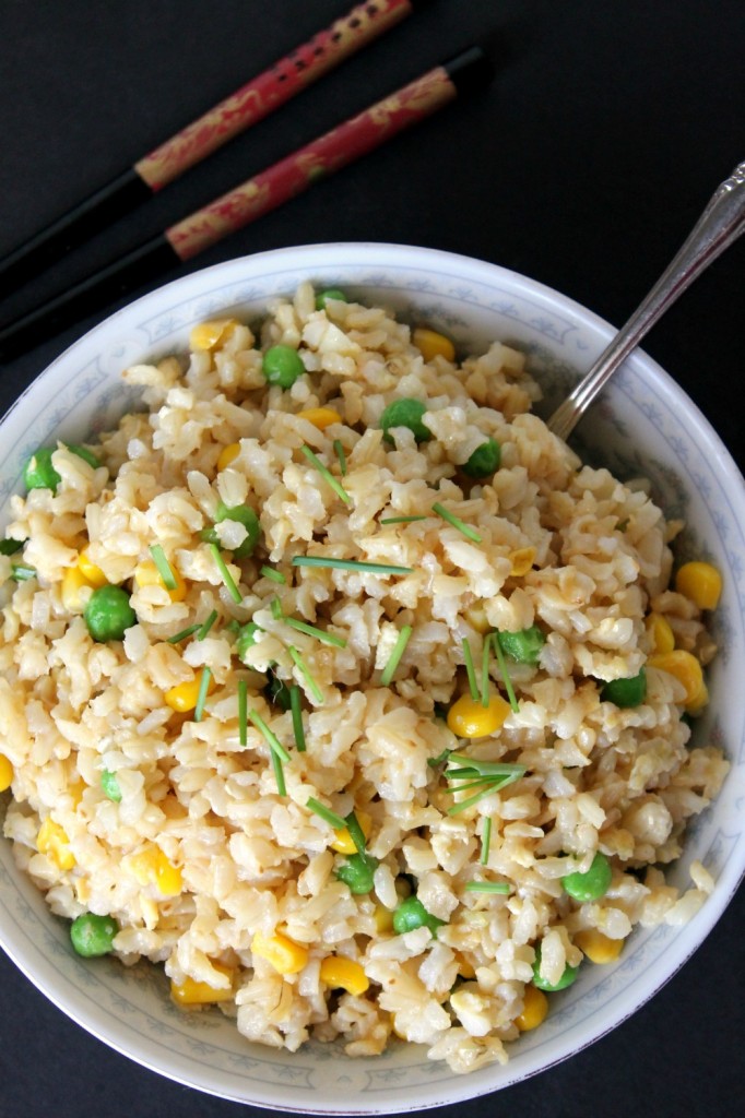 10 Minute Veggie Fried Rice | Natural Chow | http://naturalchow.com
