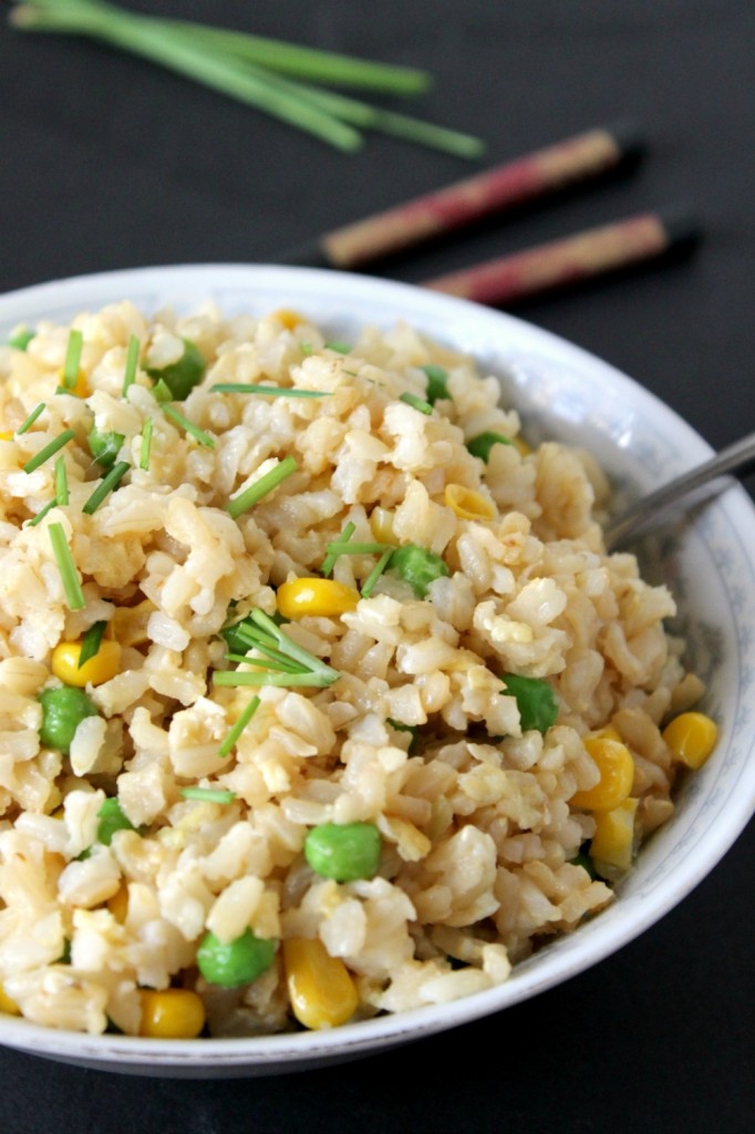 10 Minute Veggie Fried Rice | Natural Chow | http://naturalchow.com
