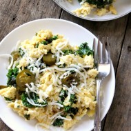 One-Pan Jalapeño Kale & Roasted Garlic Egg Scramble
