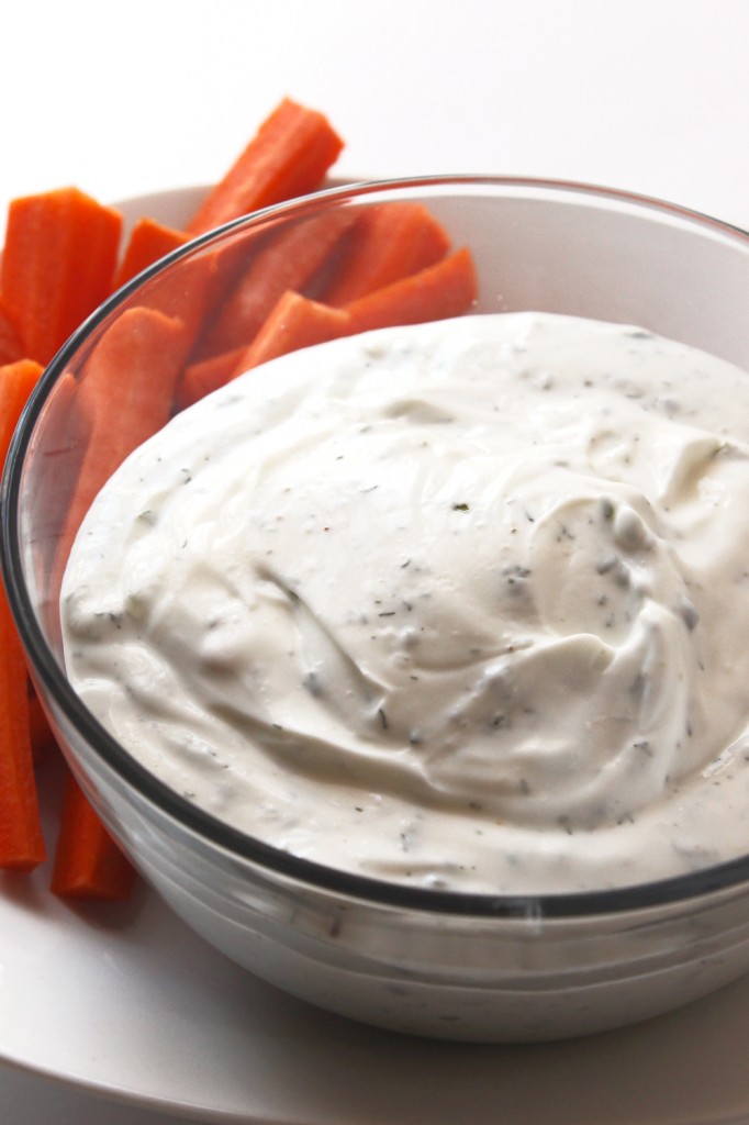 Greek Yogurt Ranch Dip // A low-calorie healthy ranch dip that's sure to impress any crowd! | http://naturalchow.com