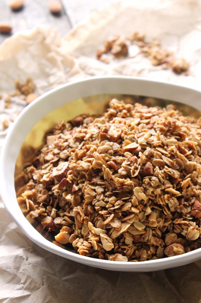 Cardamom Almond Coconut Granola Cereal // Crunchy, sweet, and bursting with warm, toasty flavor, this cardamom almond coconut granola cereal is a keeper! Not only is it easy to make, but it's also much healthier than storebought granola.