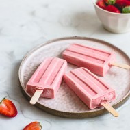 14 Healthy Popsicle Recipes {to beat the heat}